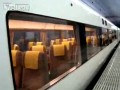 Obrotowe siedzenia w japońskim pociągu