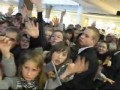 Doda rozdaje autografy - Białystok