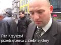 Kierowca pomylił schody z wjazdem na parking