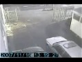 Parkująca blondynka
