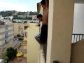 Skok do basenu z 3 piętra
