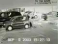 Szalona kobieta na parkingu