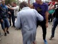 Kolejna babcia tańcząca techno