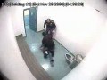 Policjanci biją piętnastolatkę