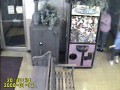 Dziewczynka weszła do automatu z maskotkami