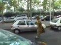 Remi Gaillard jako kangur