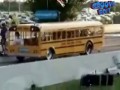 Odjazdowy szkolny autobus