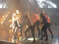 Lady Gaga wywaliła się na scenie