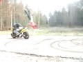 Próba przeskoczenia motoru
