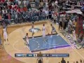 Dunk w wykonaniu J.R. Smitha