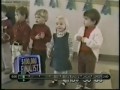Zdegustowana młoda kobieta