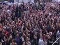 Zjechał na rolkach z... wieży Eiffla!