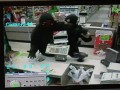 Szarpanina policjanta z bandytą