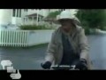 Krótki film o babci, rowerze i skrzynce na listy