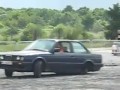 BMW E30 pali gumę z urwanym kołem