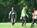 Podkręcenie piłki przez Ronaldinho