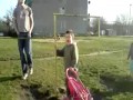Dzieciak, który zna tylko przekleństwa