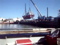 Niebezpieczeństwo w wodowaniu za pomocą dźwigu