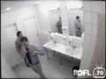 Skutki palenia papierosów w WC publicznym