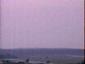 Awaryjne lądowanie Su-22 na trawie