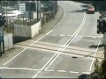 Bezmyślny na przejeździe