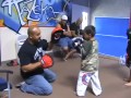 Młody utalentowany kickboxer