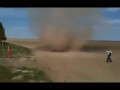 Wbiec do tornada byle jakiego