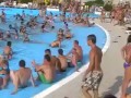 Dziewczyna i narkotyki? - Hardkor na basenie