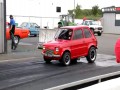 Maluch z silnikiem 6.3 V8 500KM pali gume