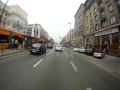 Cwaniaczek na rowerze jeździ po mieście