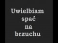 Uwielbiam spać na brzuchu