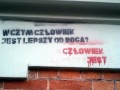 W czym człowiek jest lepszy od Boga