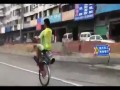 Nietypowy przykład rowerzysty w Chinach