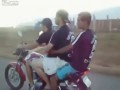 Idioci na motorze
