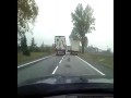 Szokujący film: Trzy tiry ścigają się na drodze