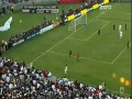Tak o piłkę walczy Fabio Coentrao