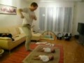 Ojciec tańczy z dziećmi