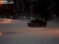 Szwedzki czołg driftuje po lodzie