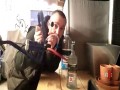 Ciekawy sposób picia wódki