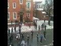 Filmował z ukrycia uliczną bitwę na śnieżki