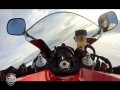 Motocykle kontra samochody - pojedynek na śniegu