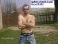 Wiejski bodyguard na swej posesji