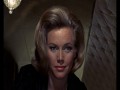 HONOR BLACKMAN jako Pussy Galore (Goldfinger, 1964)  zwiastun (trailer)