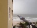 Szalony kitesurfer