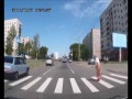 Babcia z werwą atakuje na pasach