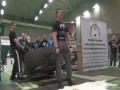 Czym grozi wyciskanie na siłowni?