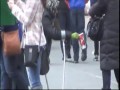 kobieta udaje niesprawną