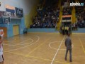 Niesamowity rzut z połowy boiska młodej kielczanki