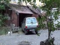 Kobieta i wjazd do garażu