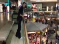 Skok do wody w supermarkecie